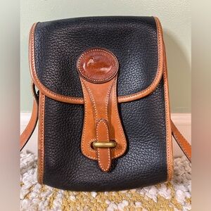 Vintage Dooney and Bourke Crossbody